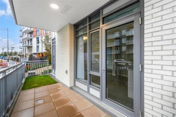 Property Photo: 3188 Riverwalk Avenue 111 BC V5S 0E7