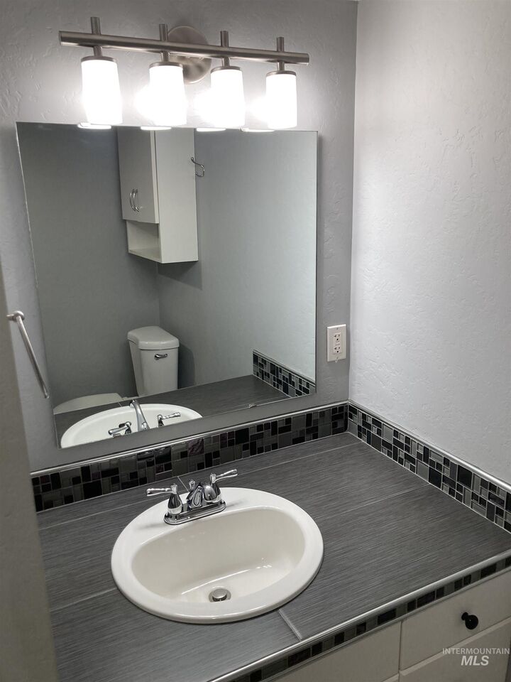 Property Photo:  737 Lake Lowell Ave  ID 83686 