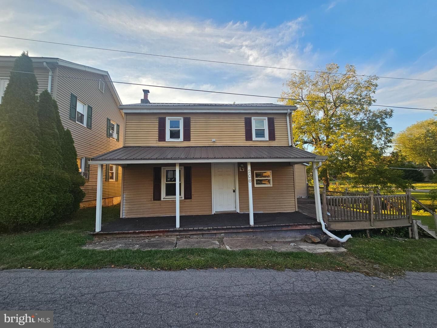 Property Photo: 206 E Church Street PA 17827