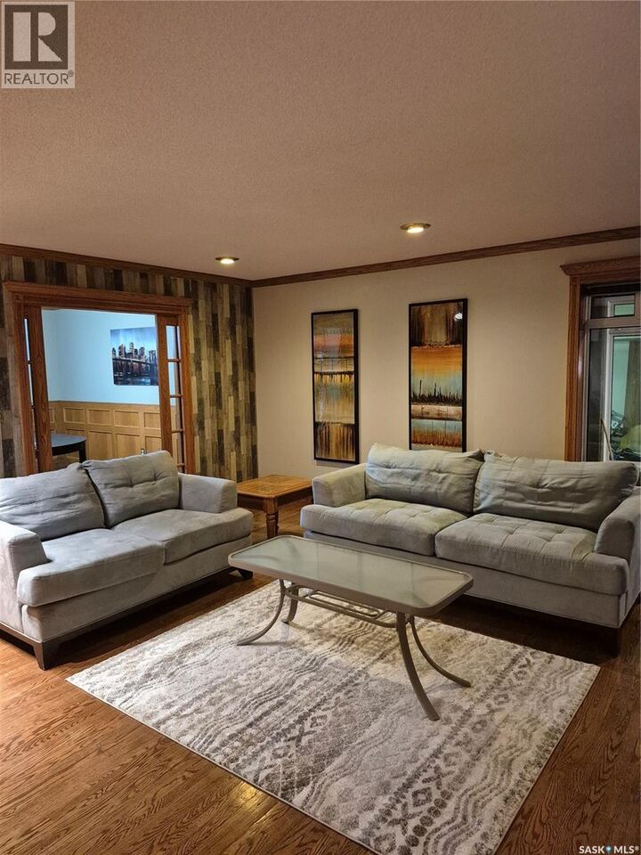 Property Photo:  1809 Third Street  SK S4A 0T1 