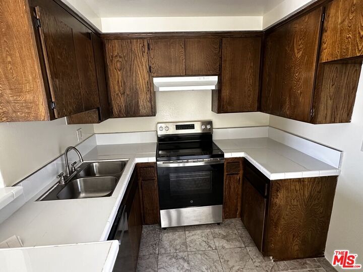 Property Photo:  3422 Maricopa St  CA 90503 