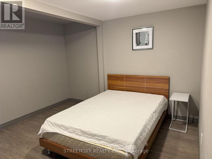 Property Photo:  321 Spruce Street 315  ON N2L 0G4 