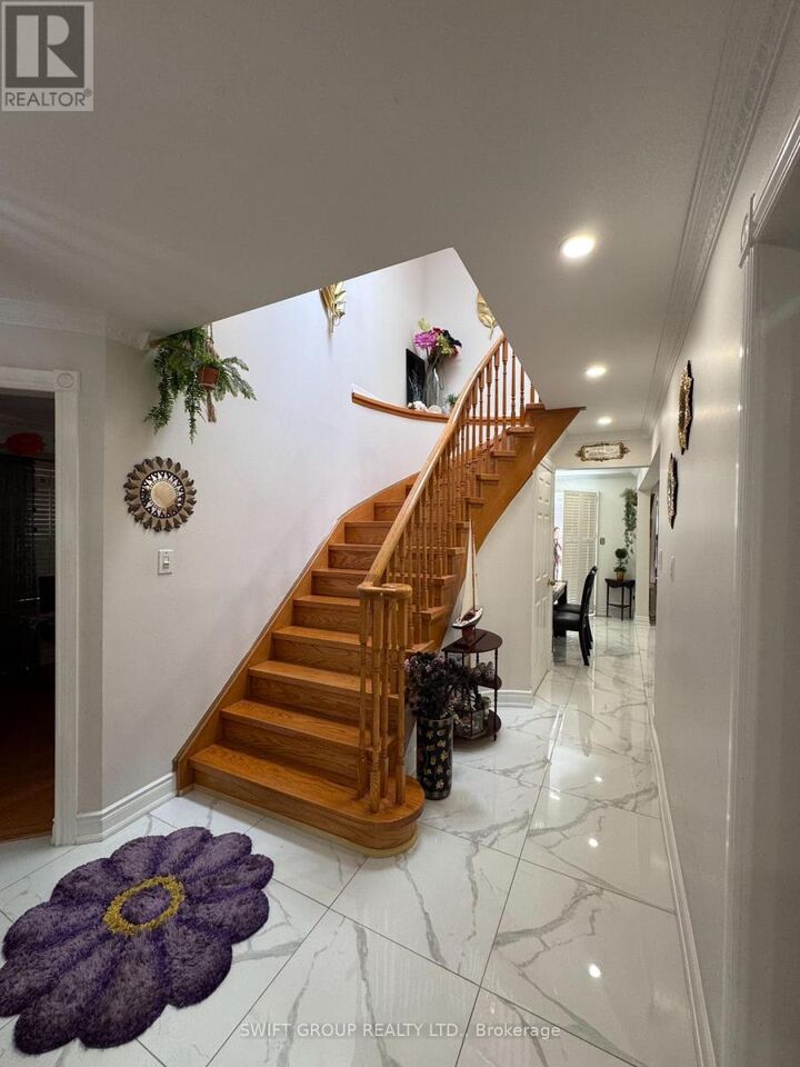 Property Photo:  17 Graybark Crescent  ON M1C 4J2 