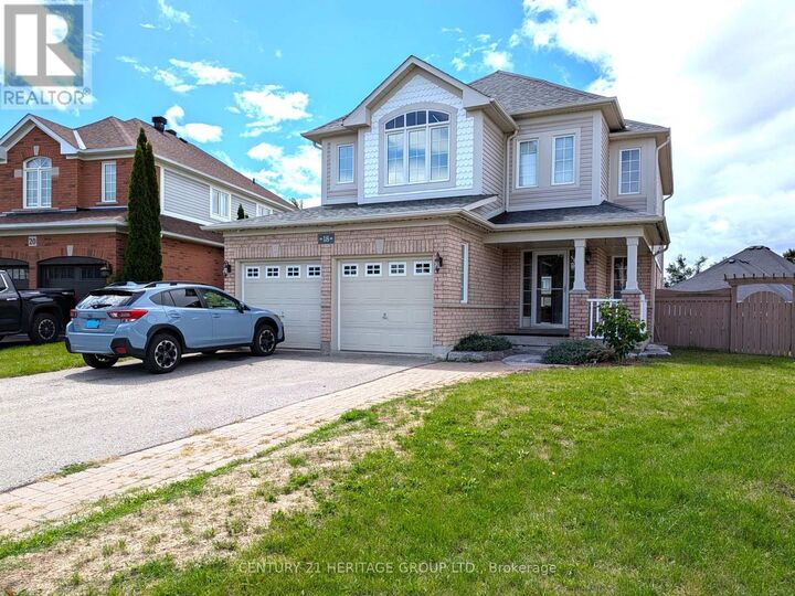 Property Photo:  18 Tudor Crescent  ON L4M 0A8 