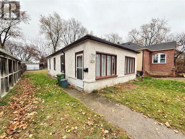 Property Photo:  970 Westminster Boulevard  ON N9A 2A9 