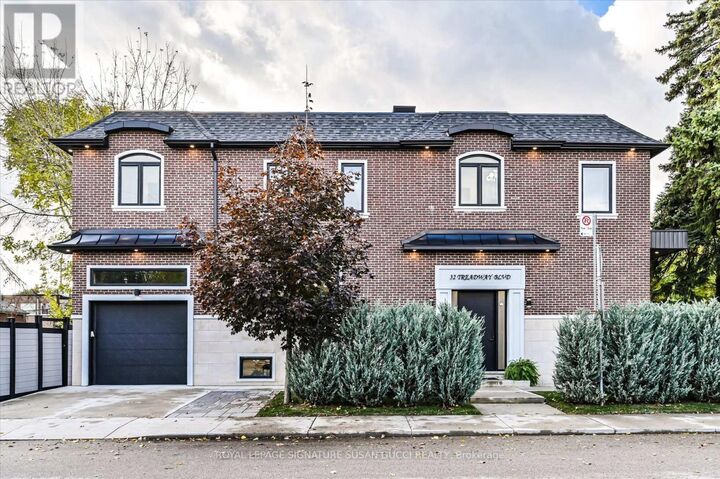 Property Photo:  32 Treadway Boulevard  ON M4C 2Z7 