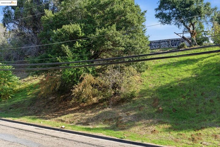 Property Photo:  9680 Mountain Blvd  CA 94605 