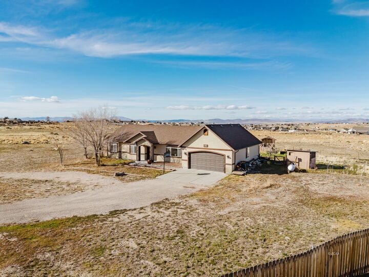 Property Photo: 904 Buckskin Circle NV 89815