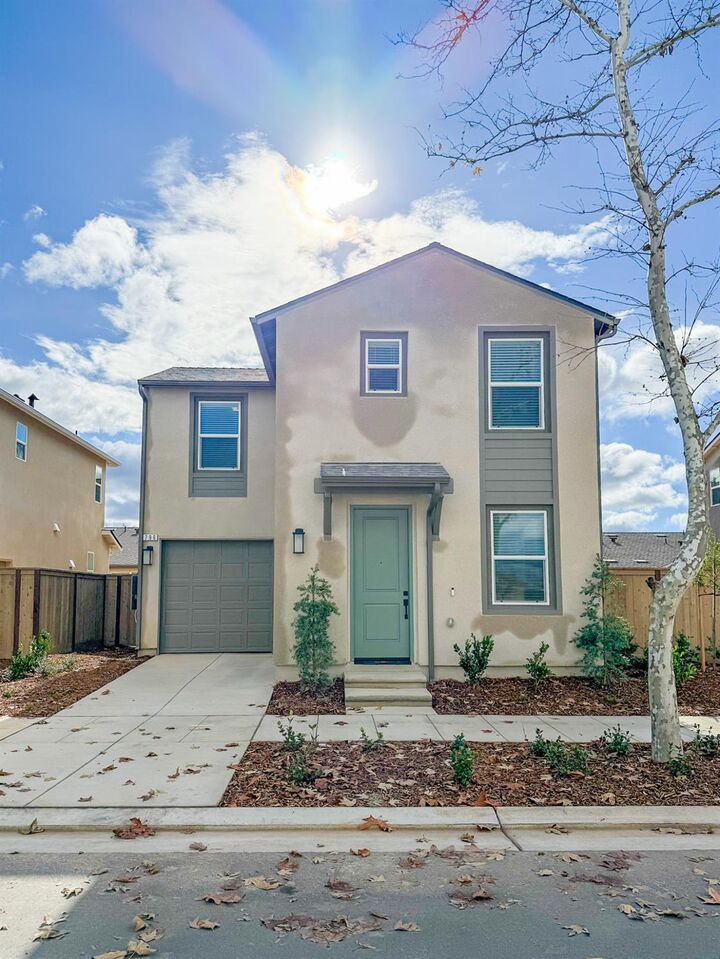 Property Photo:  796 Laina Avenue  CA 93636 