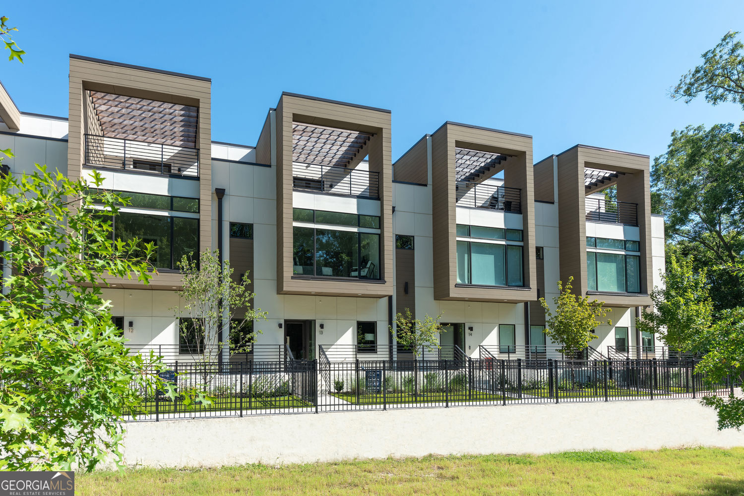 Property Photo: 1099 North Avenue NE 14 GA 30307