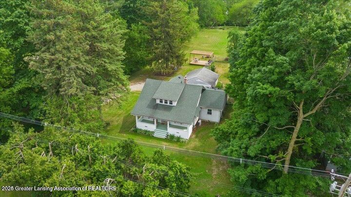 Property Photo: 208 E Northrup Street MI 48911