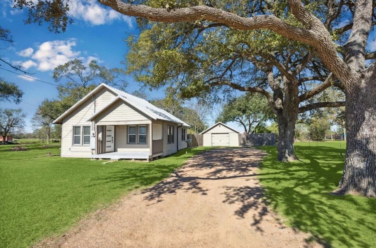Property Photo:  1317 Columbus Road  TX 77474 
