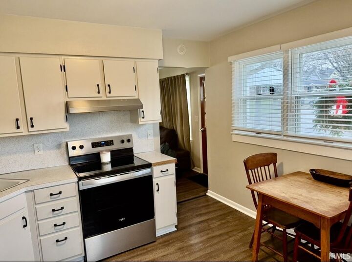 Property Photo: 1433 Greene Street IN 47546