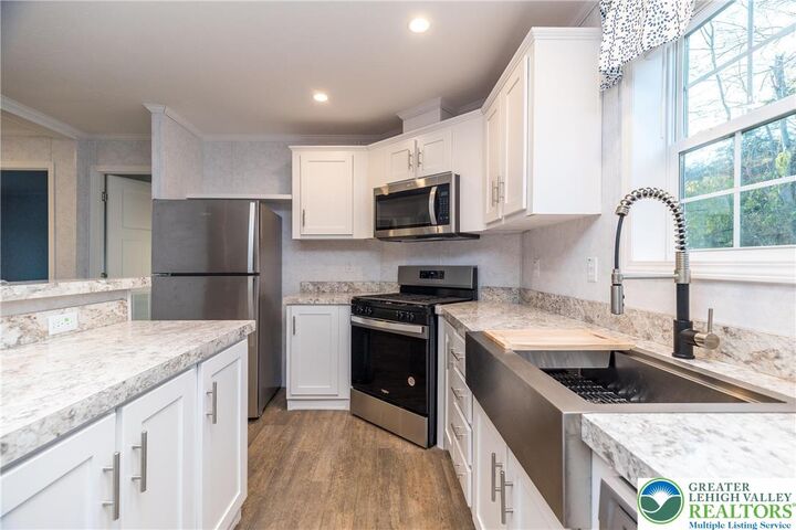 Property Photo:  465 Royal Manor Road Lot 6  PA 18042 