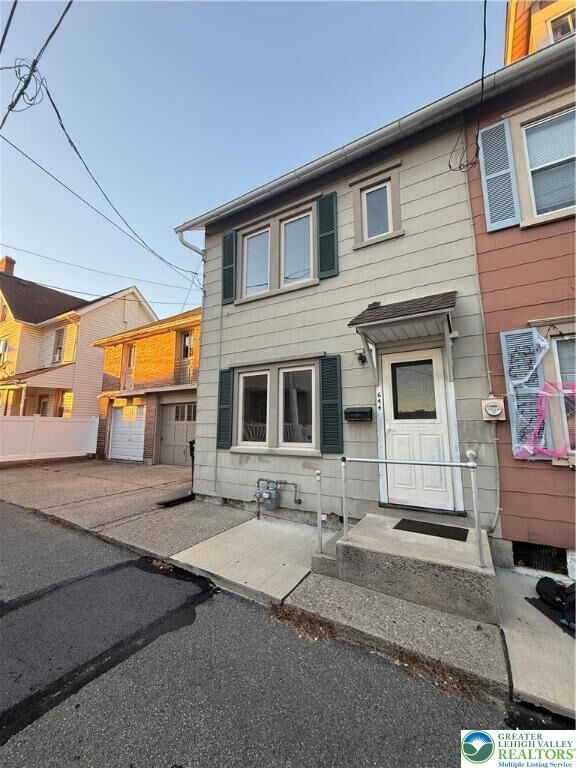 Property Photo:  644 Franklin Aly Avenue  PA 18018 