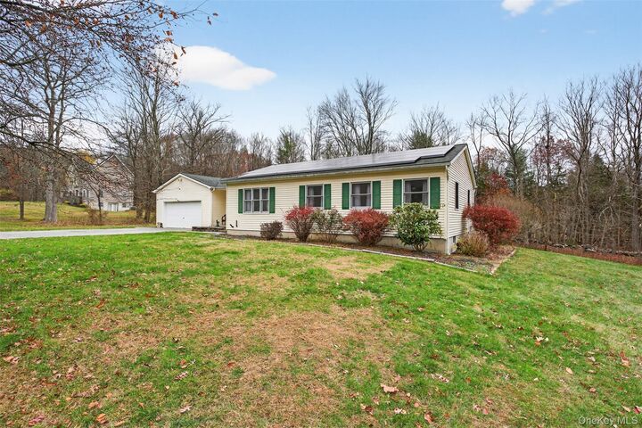 Property Photo:  10 Carly Drive  NY 12528 