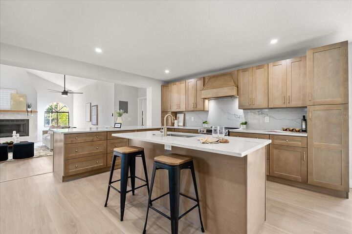 Property Photo: 5612 Ridgeway Drive FL 32819