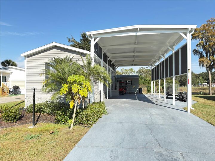 Property Photo:  5110 Northshore Drive  FL 33868 