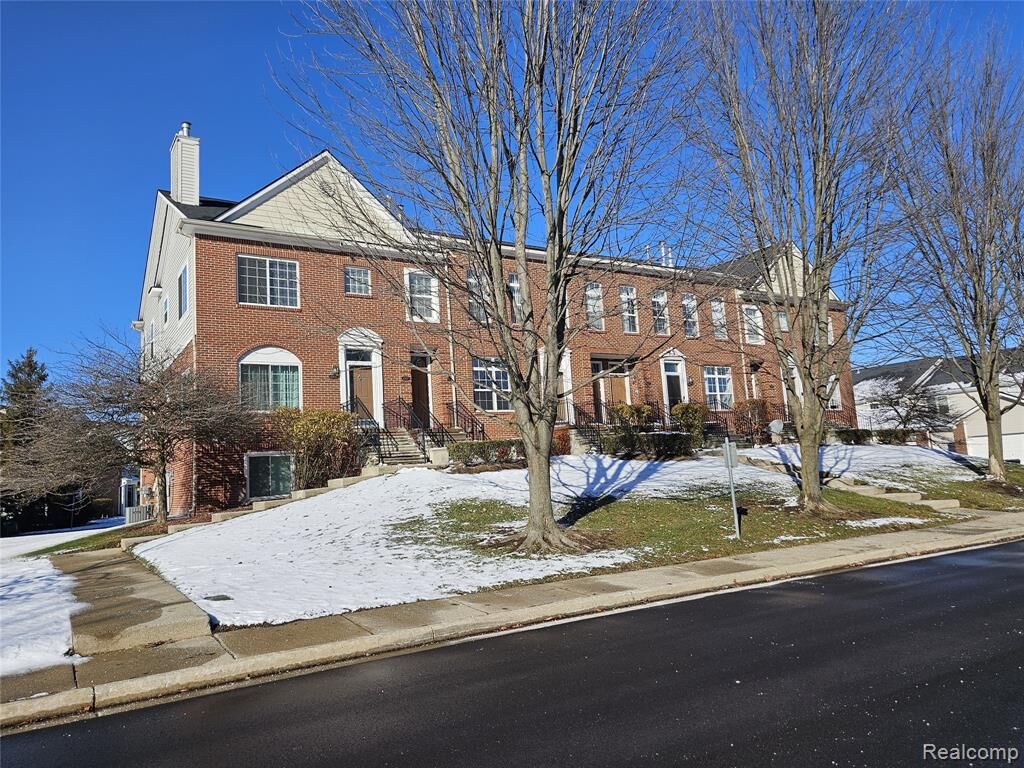 Property Photo: 42627 Park Cresent Drive 36 MI 48313 2904