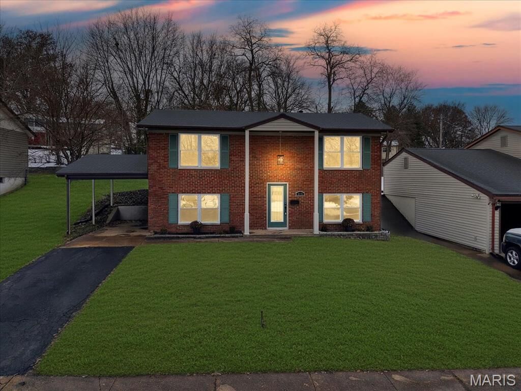 Property Photo:  5376 Ville Rosa Lane  MO 63042 