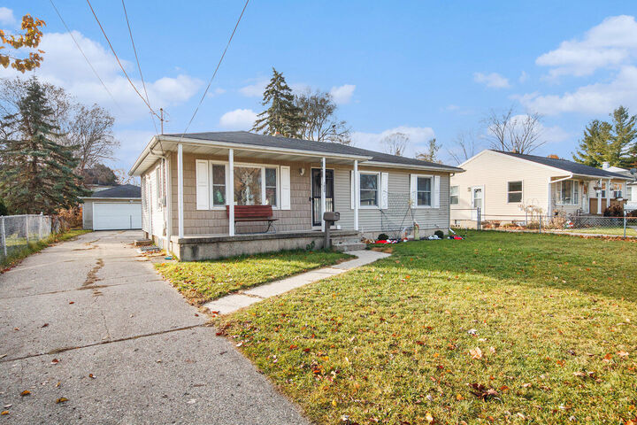 Property Photo:  1620 Royal Oak Street SW  MI 49519 