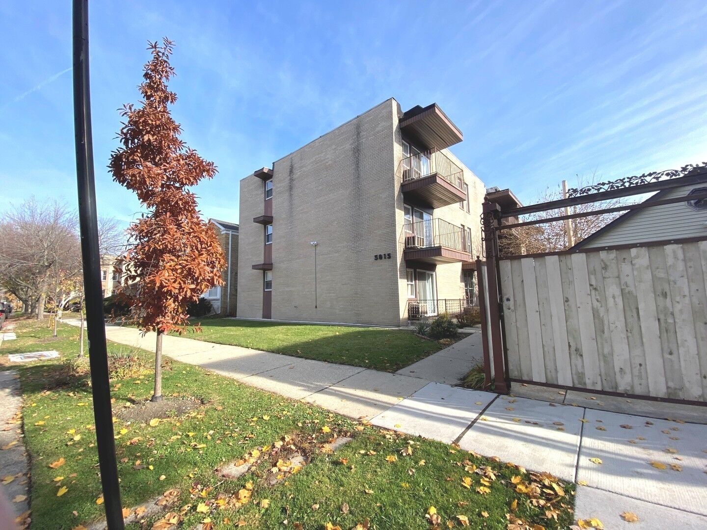 Property Photo:  5815 N Spaulding Avenue 2C  IL 60659 