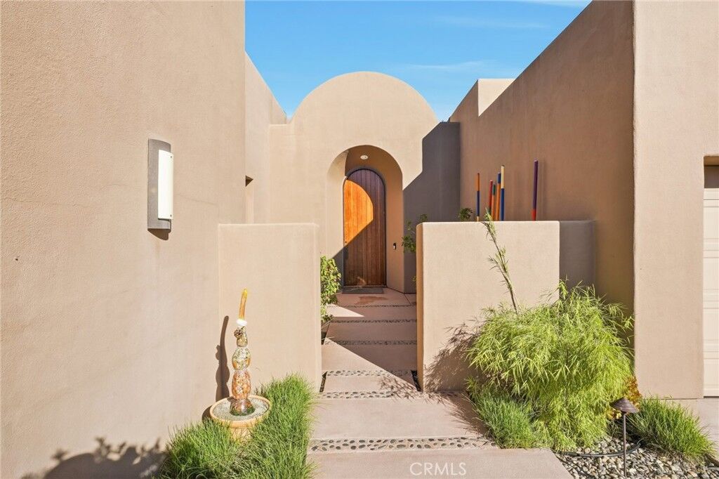 Property Photo:  860 Skyline Drive  CA 93405 