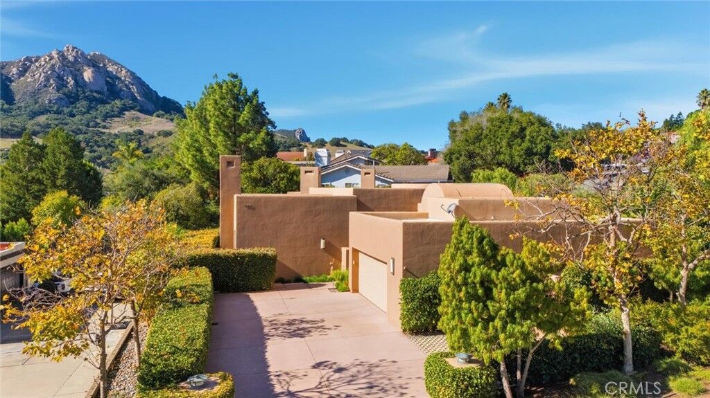 Property Photo:  860 Skyline Drive  CA 93405 