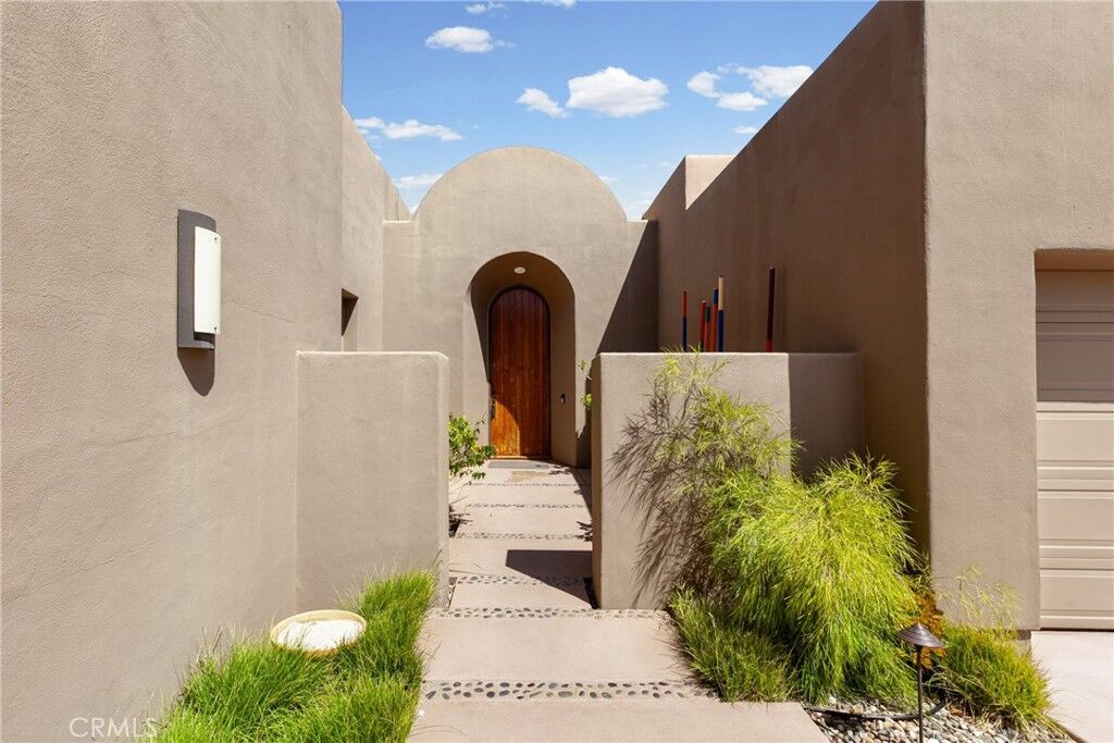 Property Photo:  860 Skyline Drive  CA 93405 