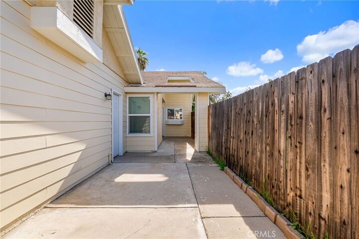 Property Photo: 13981 Elmwood Court CA 92553