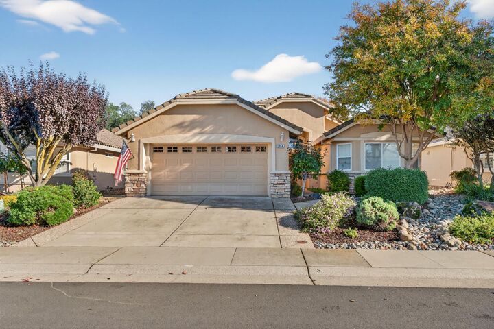 Property Photo: 5964 Whisperlodge Way CA 95747