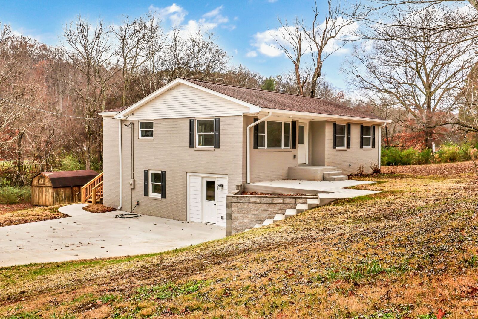 Property Photo: 216 Valley View Rd TN 37058