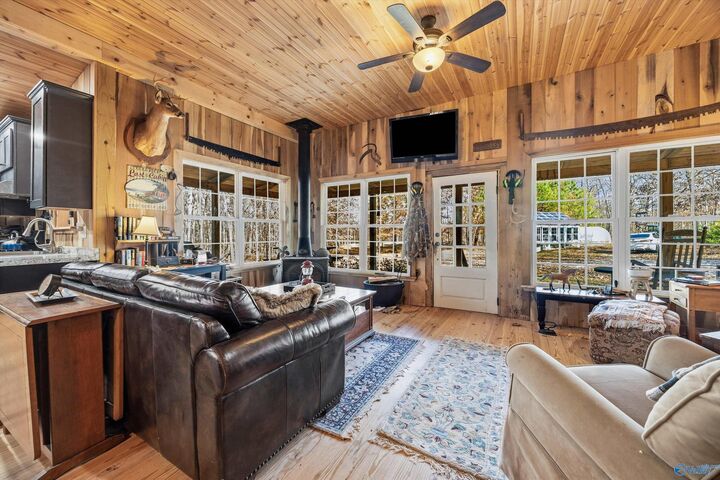 Property Photo:  1011 County Road 303  AL 35766 