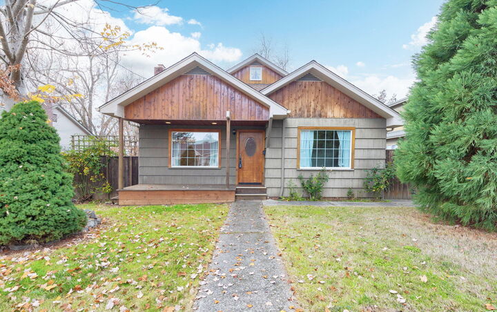 418 NE 11th Street  Grants Pass OR 97526 photo