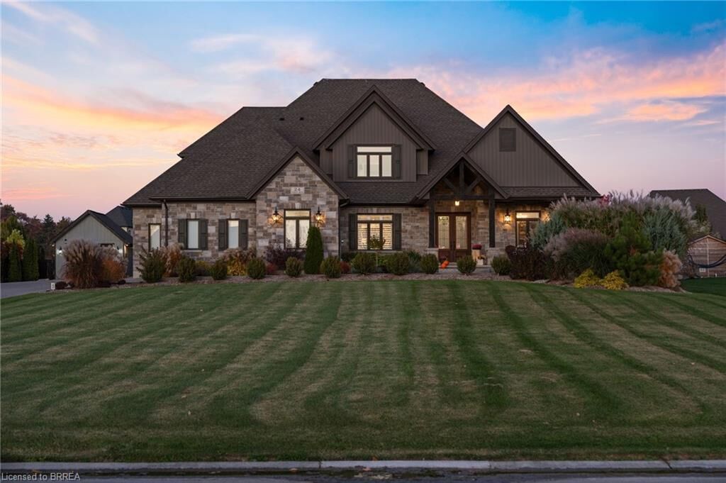 Property Photo:  24 Tedley Boulevard  ON N3T 0E3 