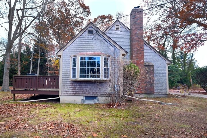 Property Photo:  6 Hathorne Ln  MA 02653 