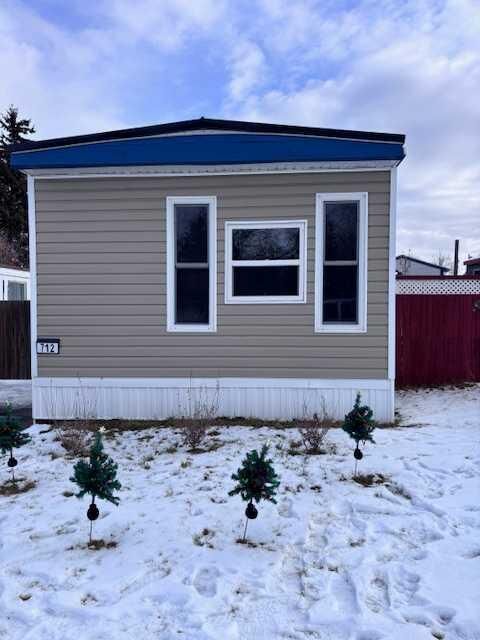 Property Photo: 6834 59 Avenue #712 AB T4P 1C9