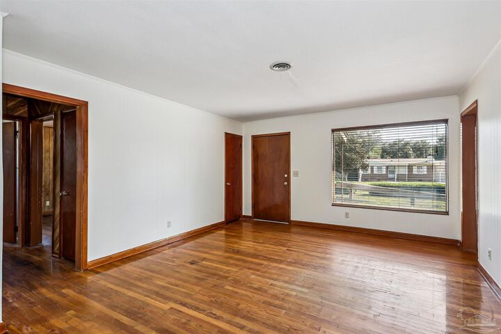 Property Photo: 9 Gilmore Dr FL 32561