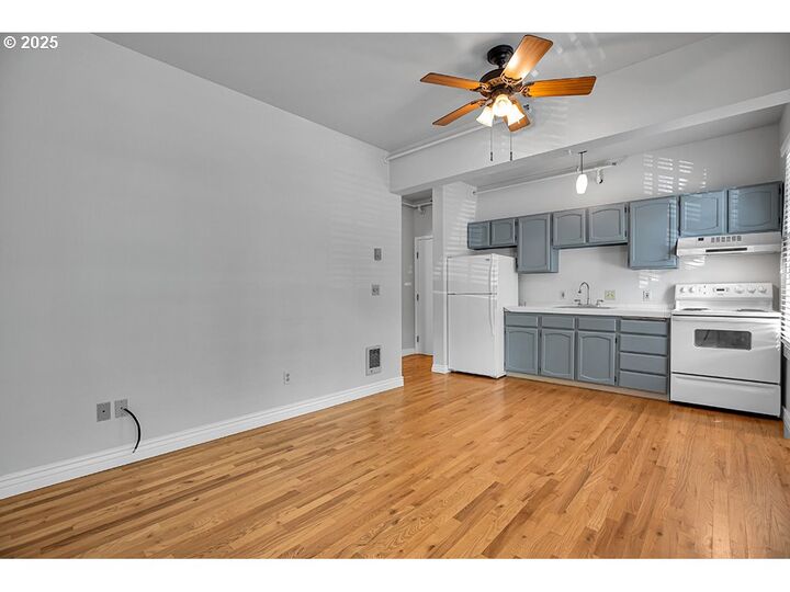 Property Photo: 1215 NW 21st Ave OR 97209