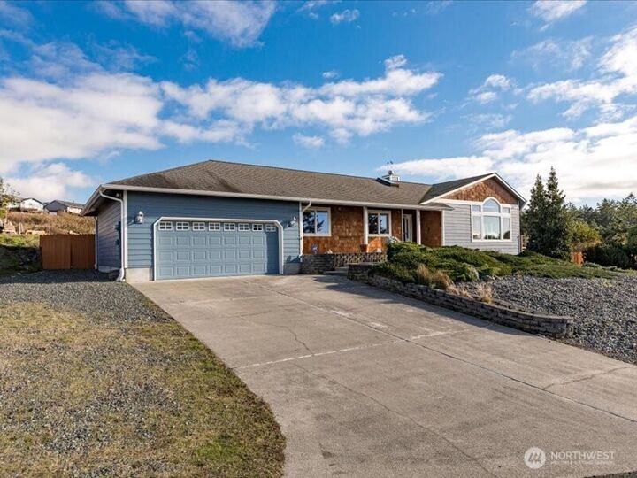 670  El Prado Avenue  Coupeville WA 98239 photo