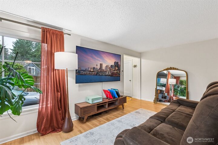 Property Photo: 12528 24th Avenue NE WA 98125