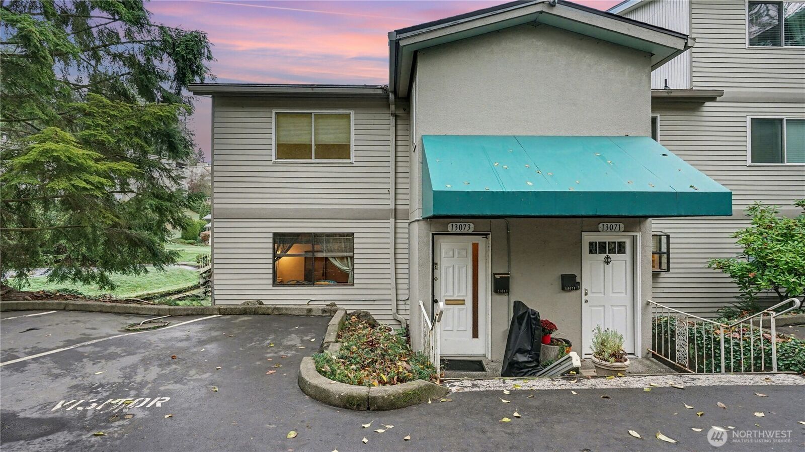 Property Photo:  13073  15th Avenue NE G-13  WA 98125 