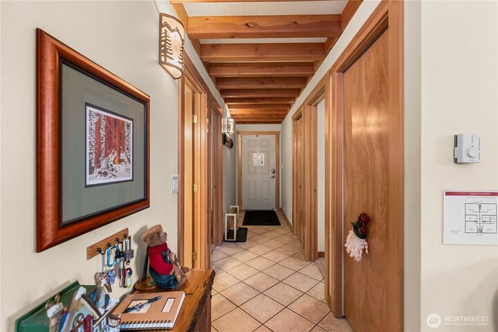 Property Photo:  25813  Bridle Lane  WA 98826 