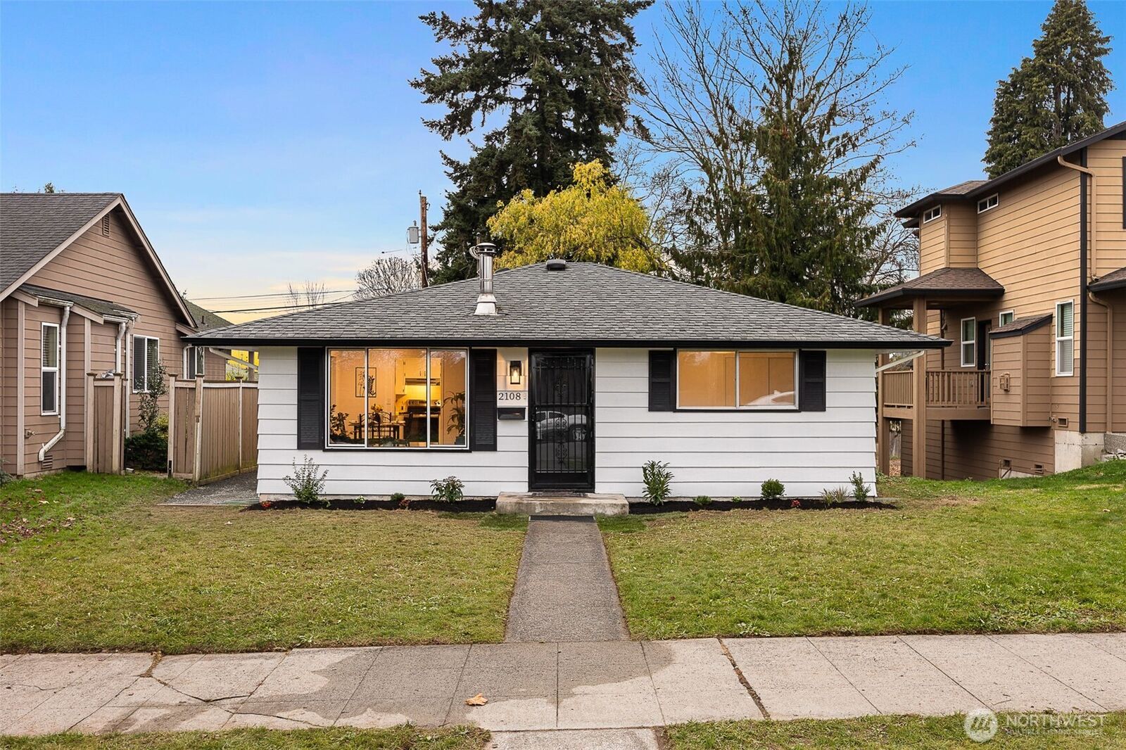 Property Photo: 2108 Summit Avenue 3 WA 98201
