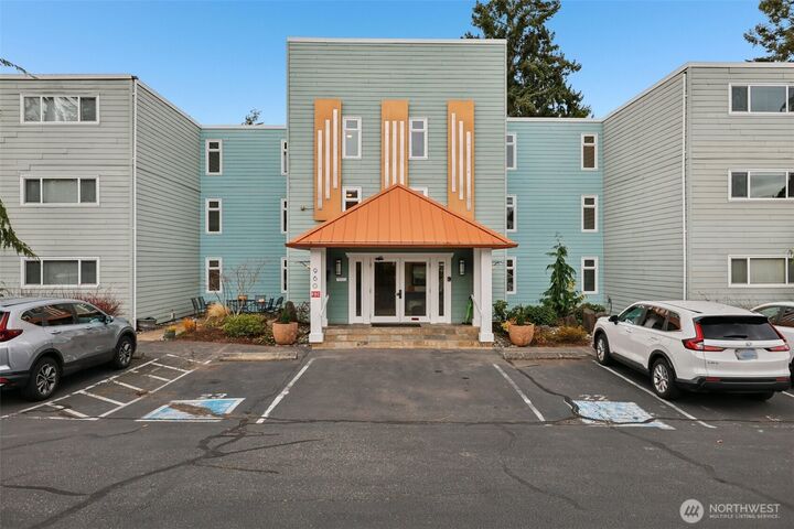 960  5th Avenue S 208  Edmonds WA 98020 photo