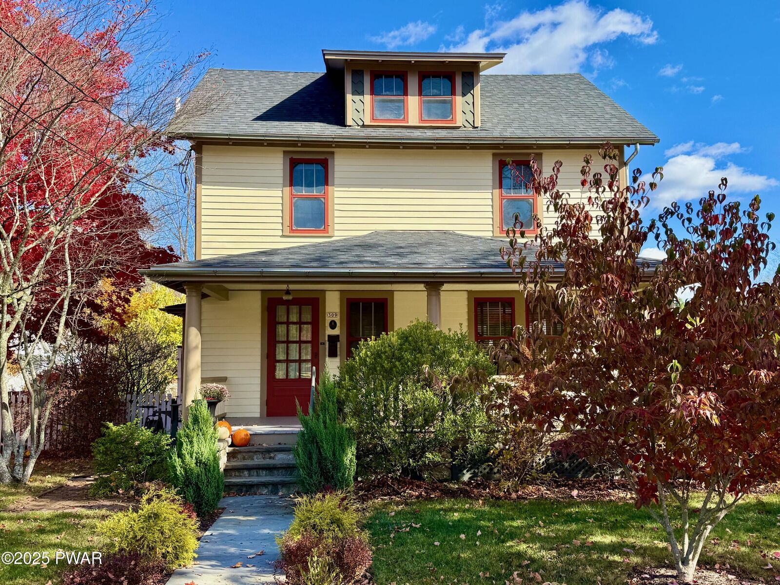 Property Photo: 309 W Catharine Street PA 18337