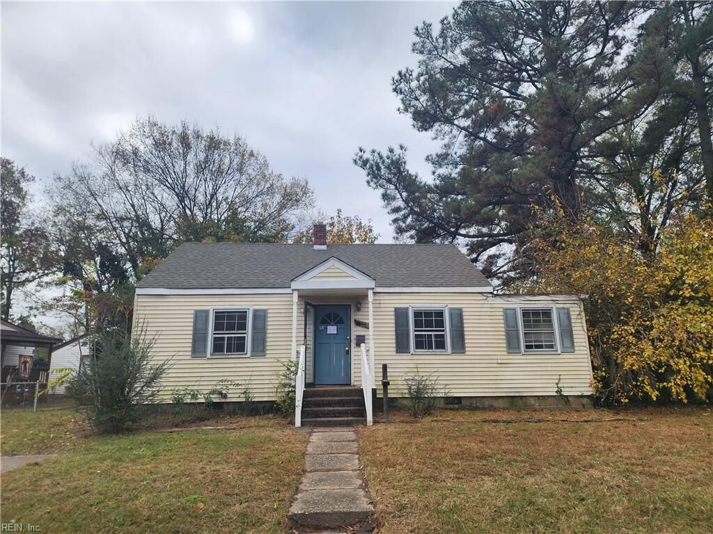 Property Photo:  401 Biltmore Rd  VA 23505 