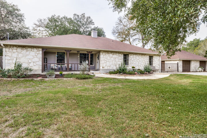 Property Photo: 104 Whippoorwill Ct TX 78006