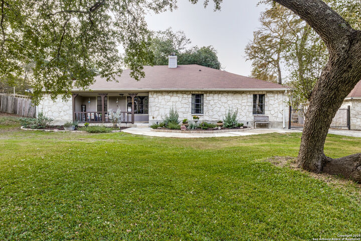 Property Photo: 104 Whippoorwill Ct TX 78006