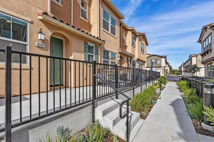 Property Photo: 10149 Graphite Street CA 91977